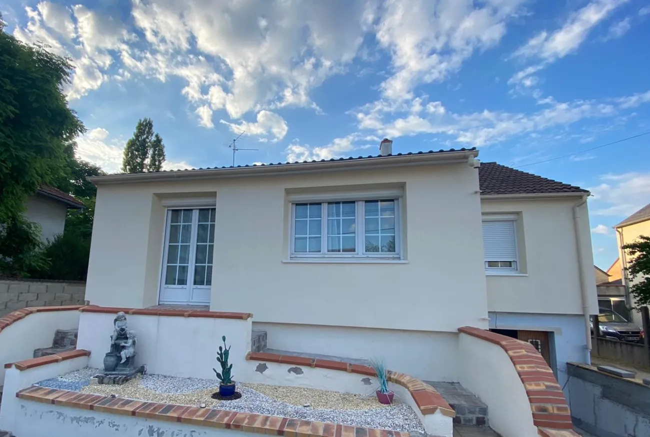 Maison rénovée après une isolation thermique par l'extérieur